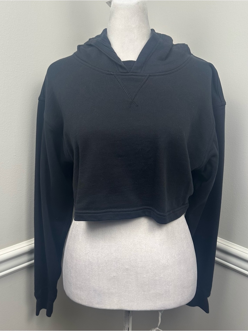 lululemon athletica Black Cropped Hoodie 6